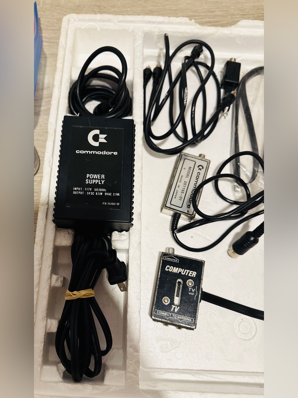 Vintage Commodore VIC-20 Computer System - Tested & Working - In Box w/ Cables - Picture 14 of 17